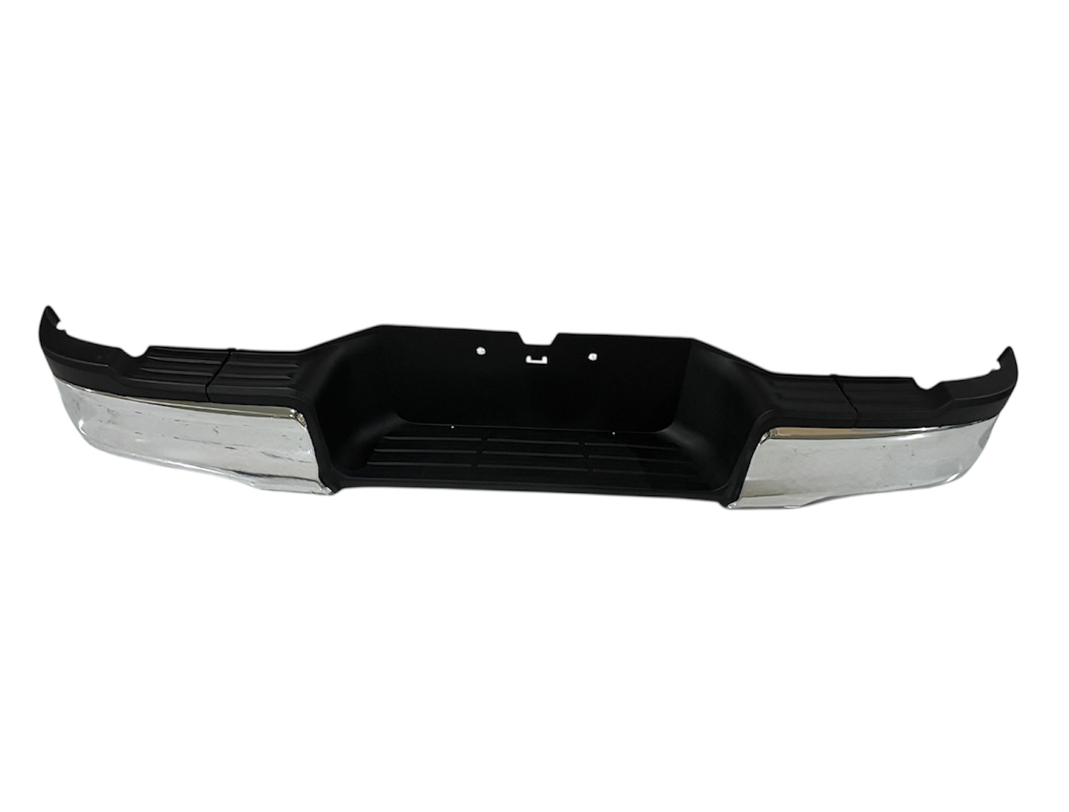 TAMPON HILUX REVO 15-23 ARKA (KROM/SENSÖR DELİKSİZ )