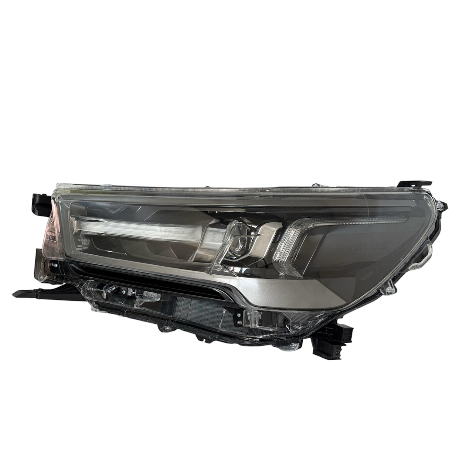 FAR HILUX REVO 21-24 LH (MERCEKLİ/İÇİ KOYU GRİ/ KROM MERCEK)/(HILUX YAZILI-INVINCIBLE)