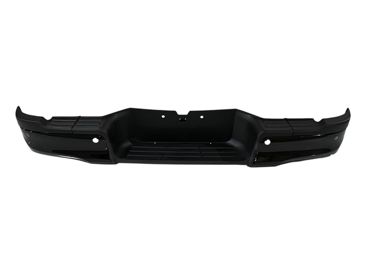 TAMPON HILUX REVO 15-23 ARKA (SİYAH SENSÖR DELİKLİ )